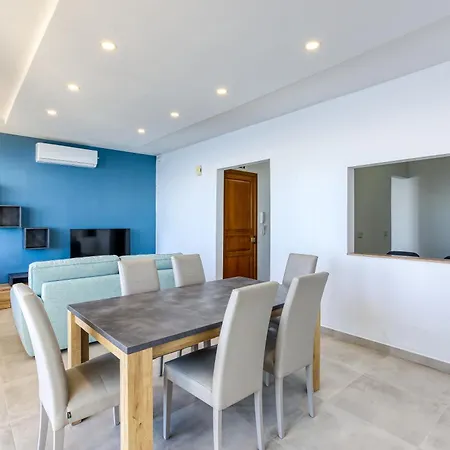 Beautiful 3br Seafront With Balcony In By 360 Estates شقة سليمة