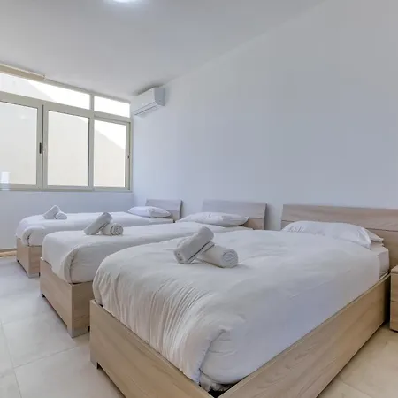 Beautiful 3br Seafront With Balcony In By 360 Estates Daire