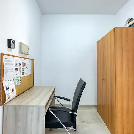 公寓 Beautiful 3br Seafront With Balcony In By 360 Estates *